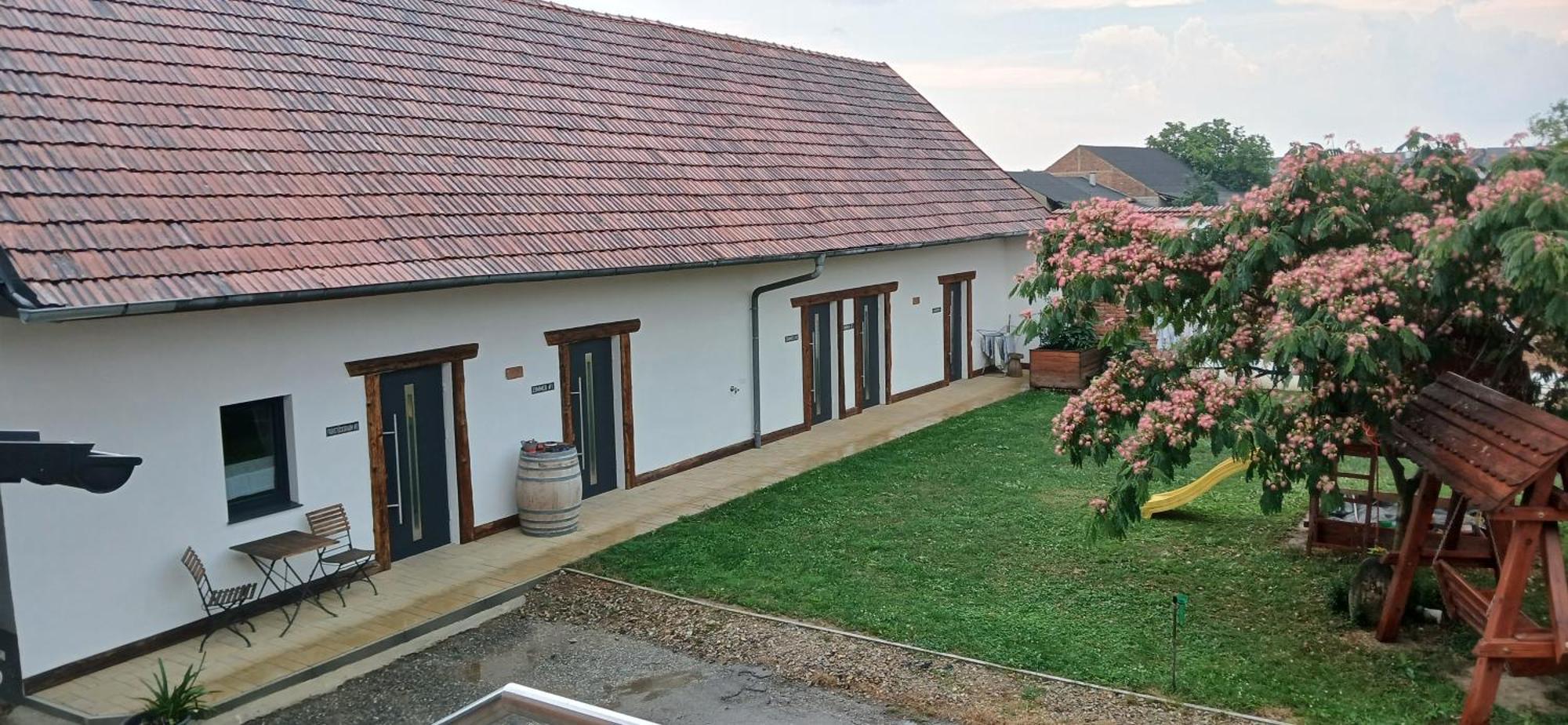 Bed and Breakfast Weingut Thomas Brandl Strass  Екстер'єр фото